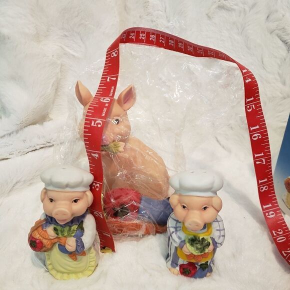 Pig Salt & Pepper Shakers - Picture 4 of 11